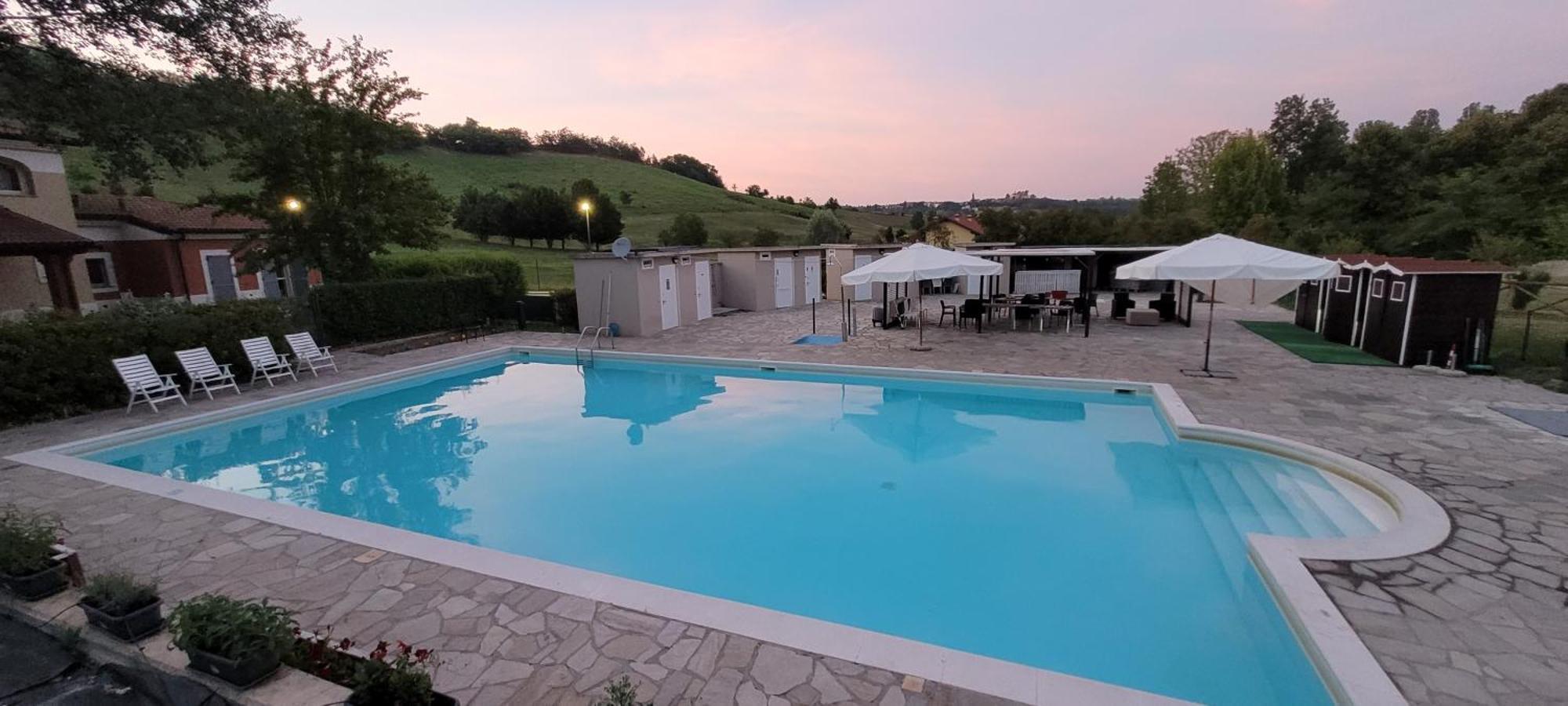 Aura Loving Home Con 4 Posti Letto, Cucina Completa, Terrazzo Ed Un Grande Parco Verde Serravalle d'Asti Exterior foto